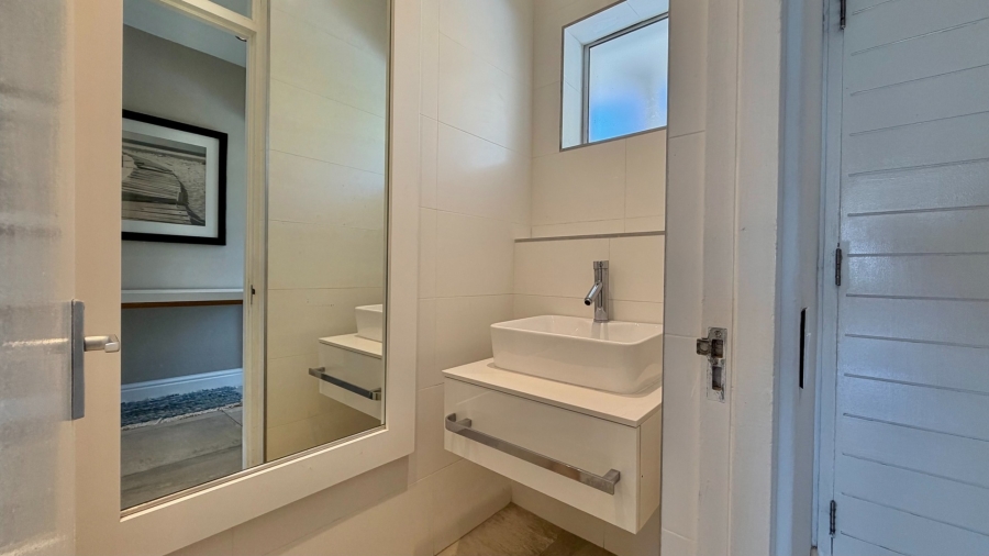 To Let 4 Bedroom Property for Rent in Gordons Bay Village Western Cape